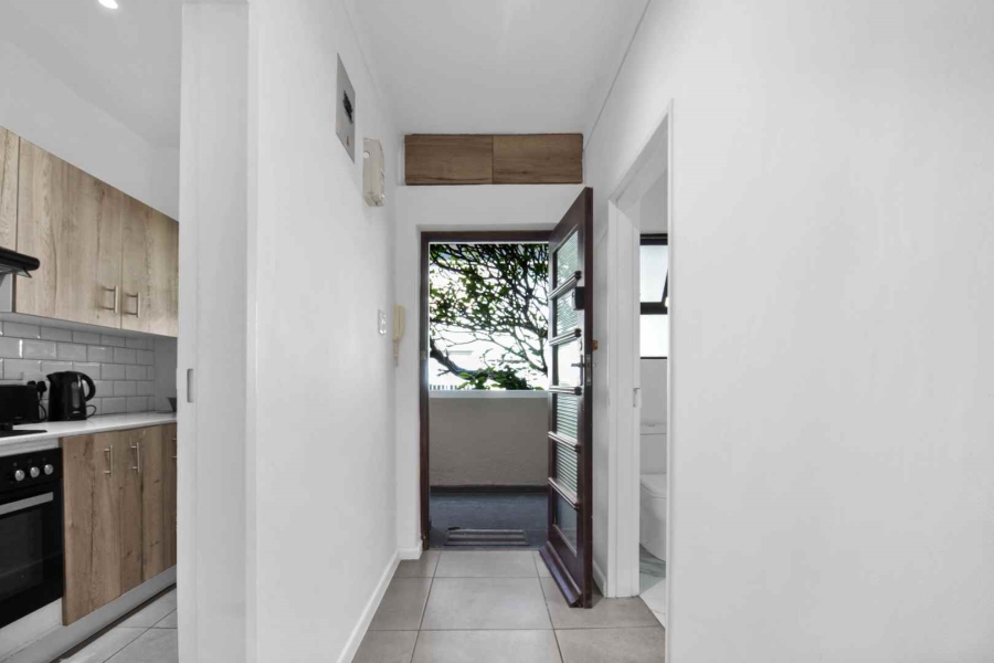 1 Bedroom Property for Sale in Sea Point Western Cape